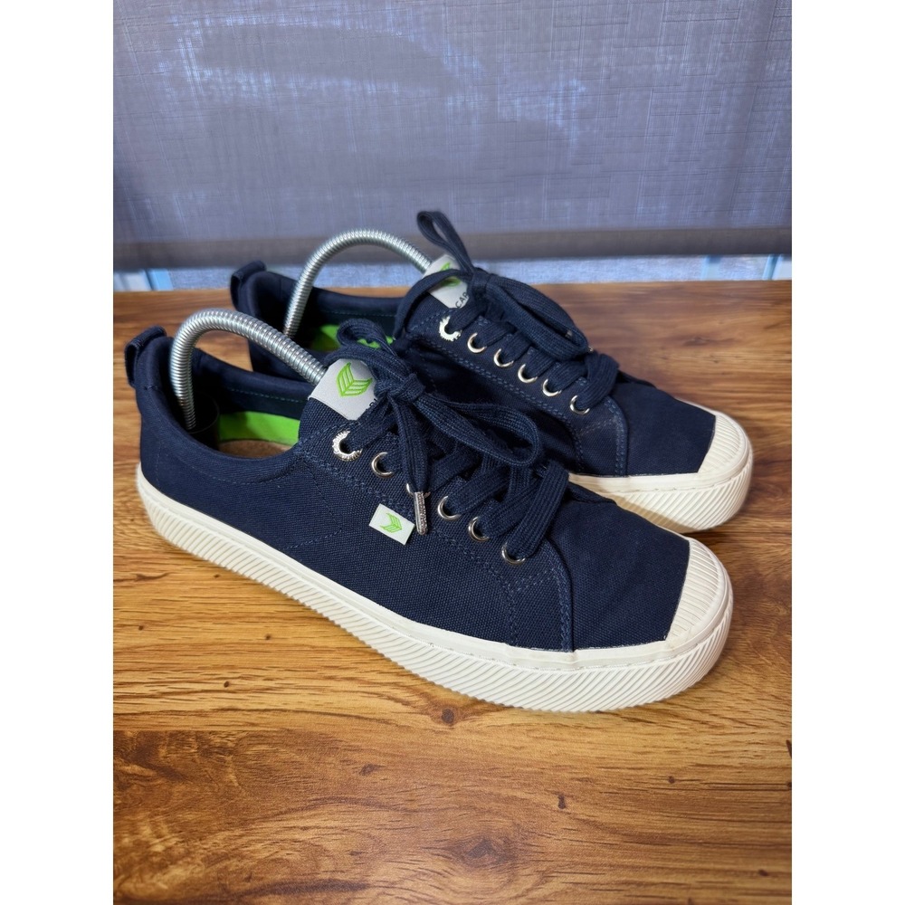 Cariuma OCA Low Navy Blue Canvas Sneakers Men's‎ 9 Women's 10.5